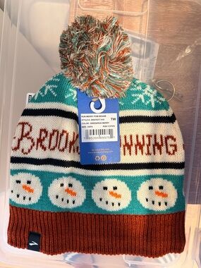 Brooks beanie